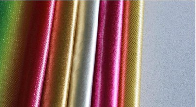 DG-XM 表演服 TPU複合布 TPU透明膜牛奶絲燙金 100%滌綸+100%TPU 克重：205g  爆汗衫布料 45度照